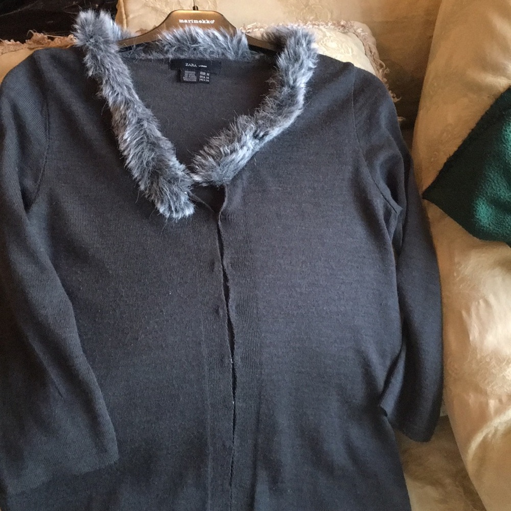 Zara Sweater with faux fur collar